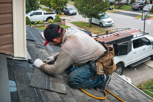 Professional Roofing technician working in De Pere, WI
